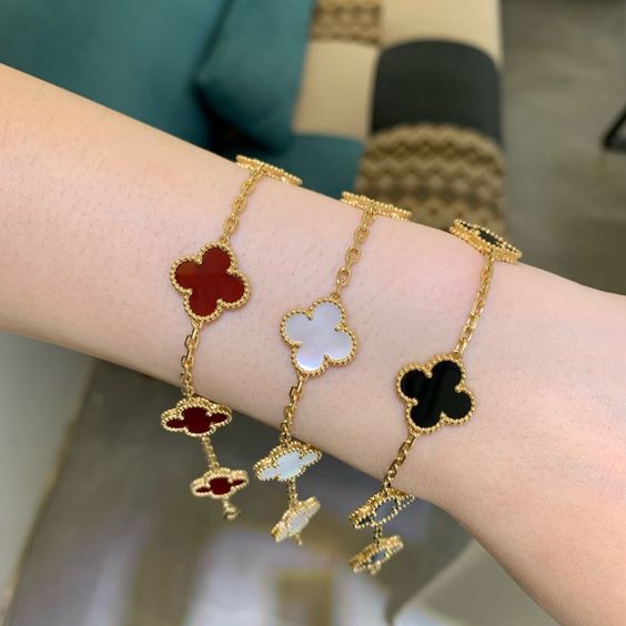 LUCKY CLOVER BRACELET
