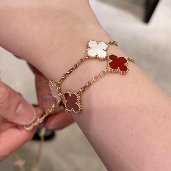 LUCKY CLOVER BRACELET