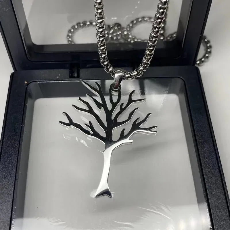 Collar de árbol sin hojas