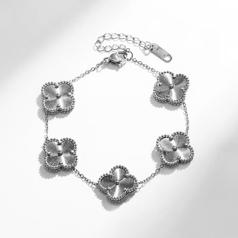 LUCKY CLOVER BRACELET